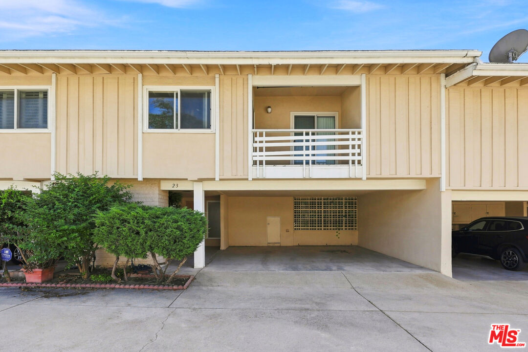 3500 W Manchester Blvd Unit: 23