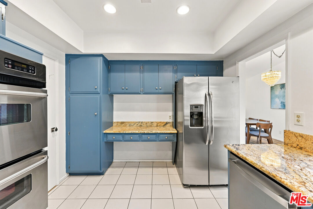 3500 W Manchester Blvd Unit: 23
