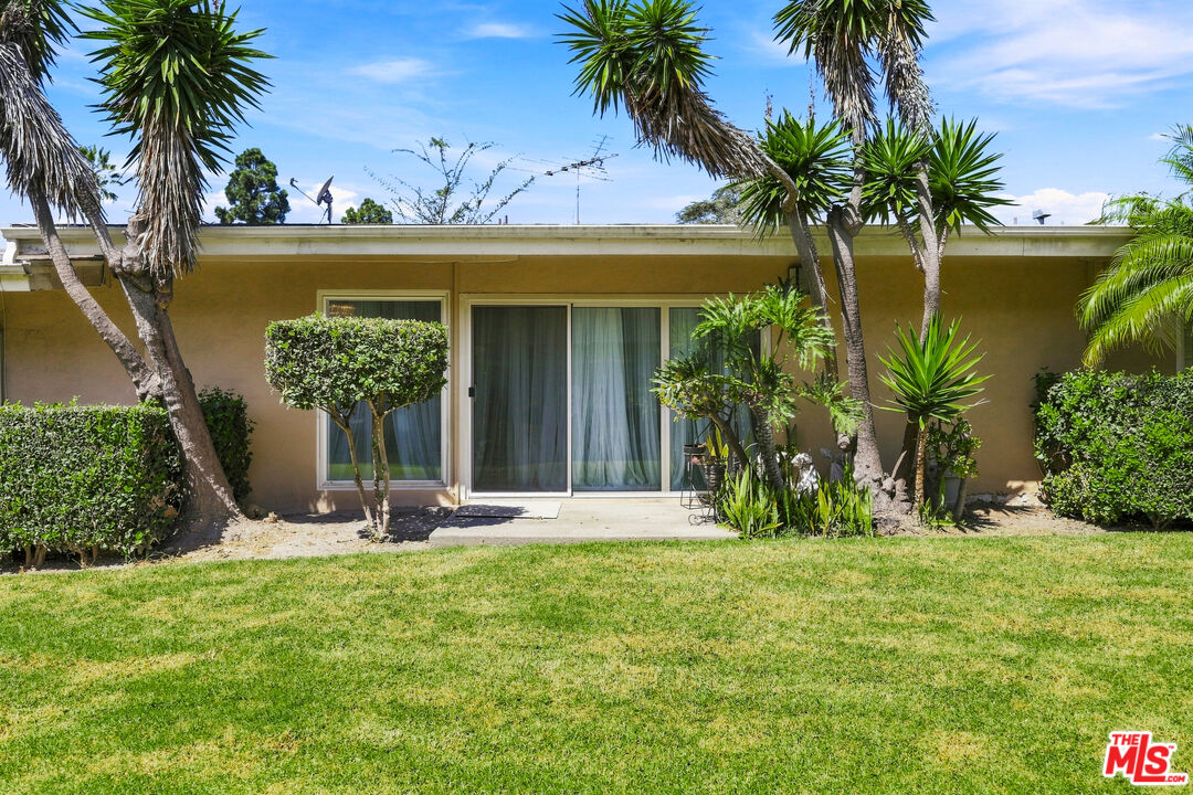 3500 W Manchester Blvd Unit: 23
