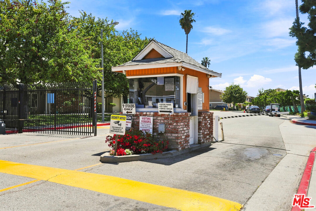 3500 W Manchester Blvd Unit: 23