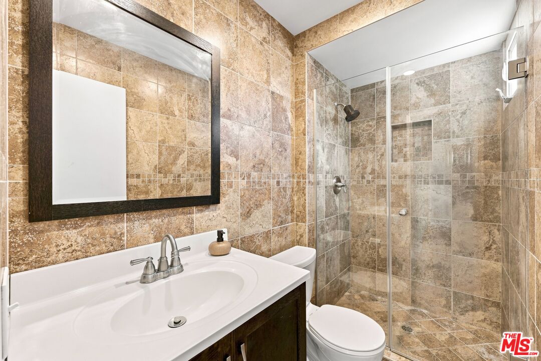 3500 W Manchester Blvd Unit: 23