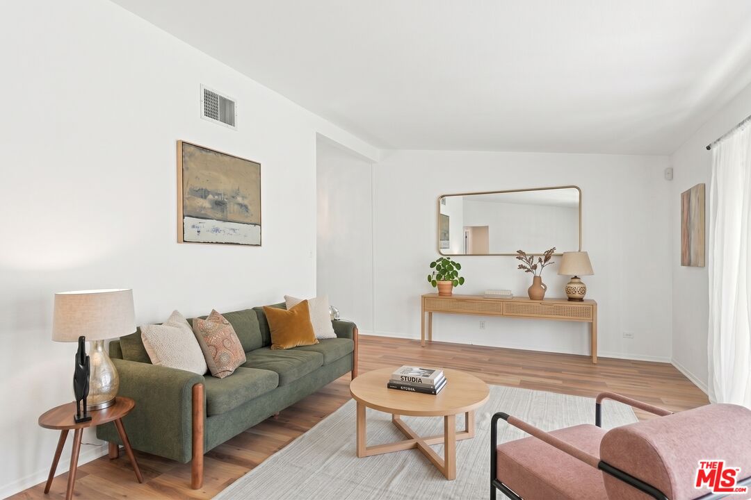 3500 W Manchester Blvd Unit: 23