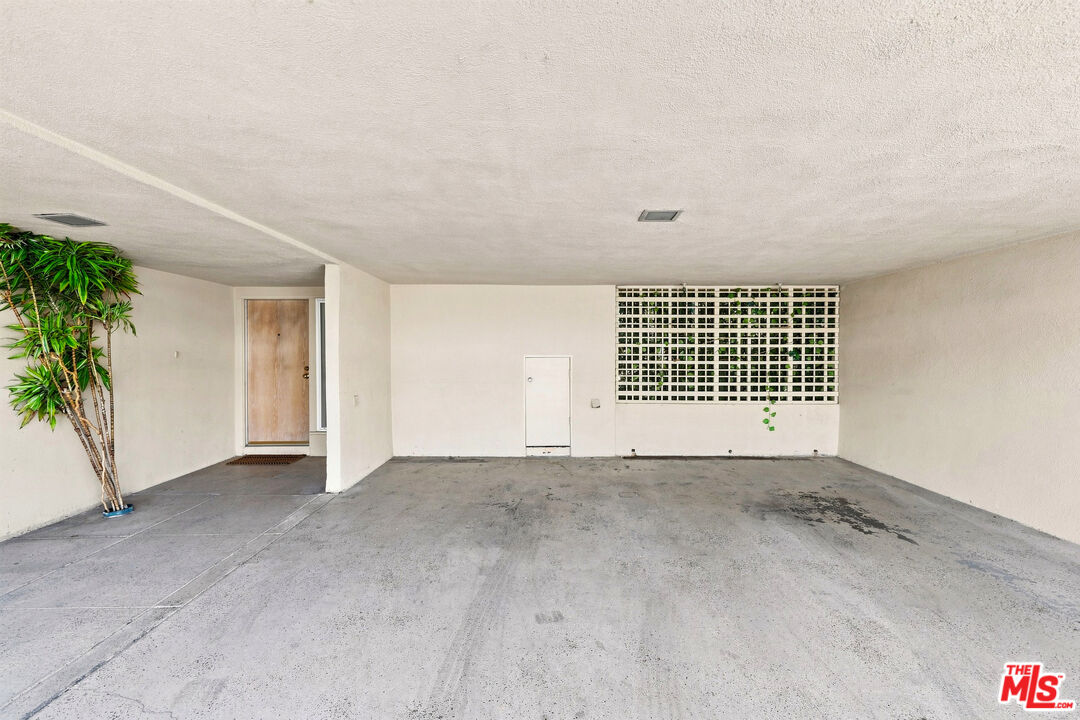 3500 W Manchester Blvd Unit: 23