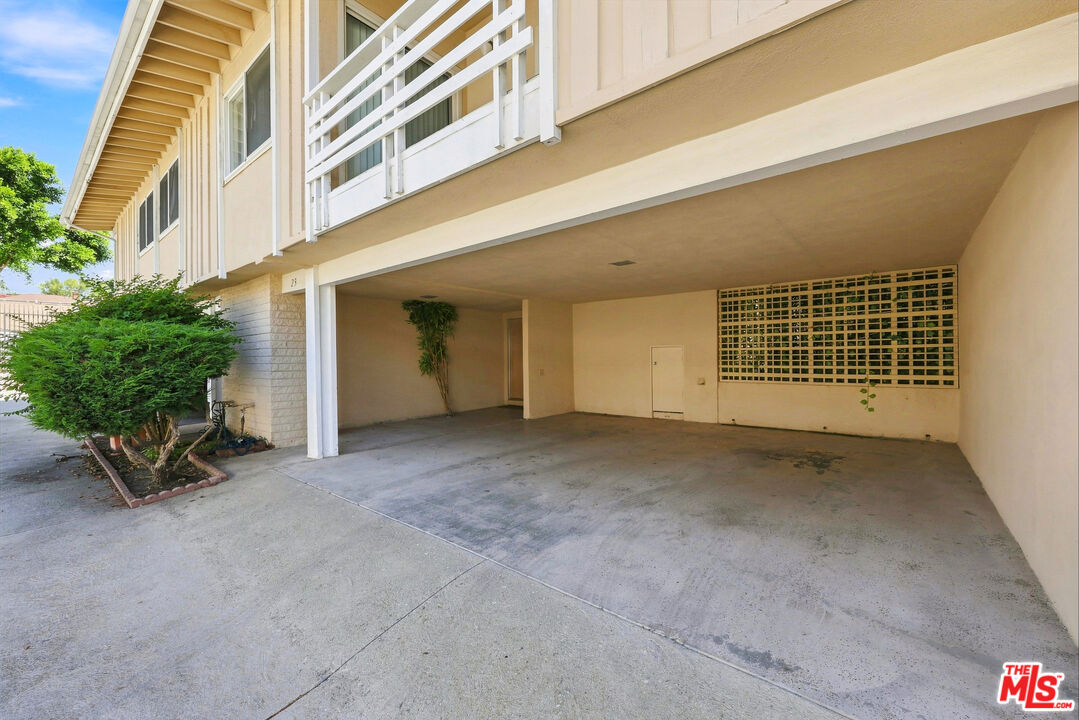 3500 W Manchester Blvd Unit: 23