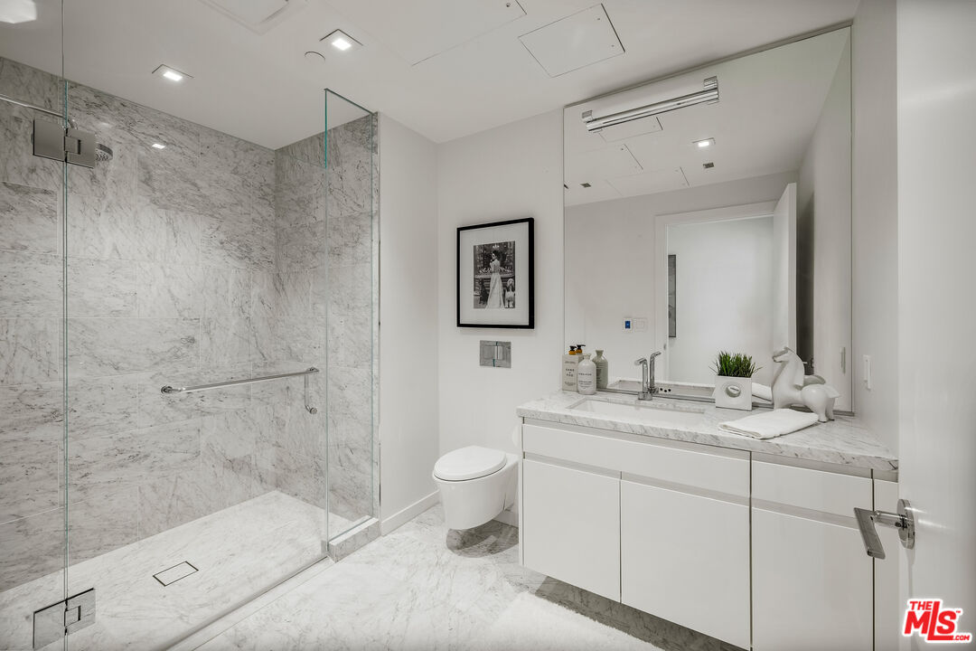 9000 W 3rd St Unit: 304
