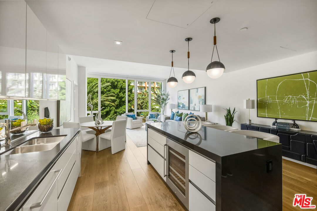 9000 W 3rd St Unit: 304