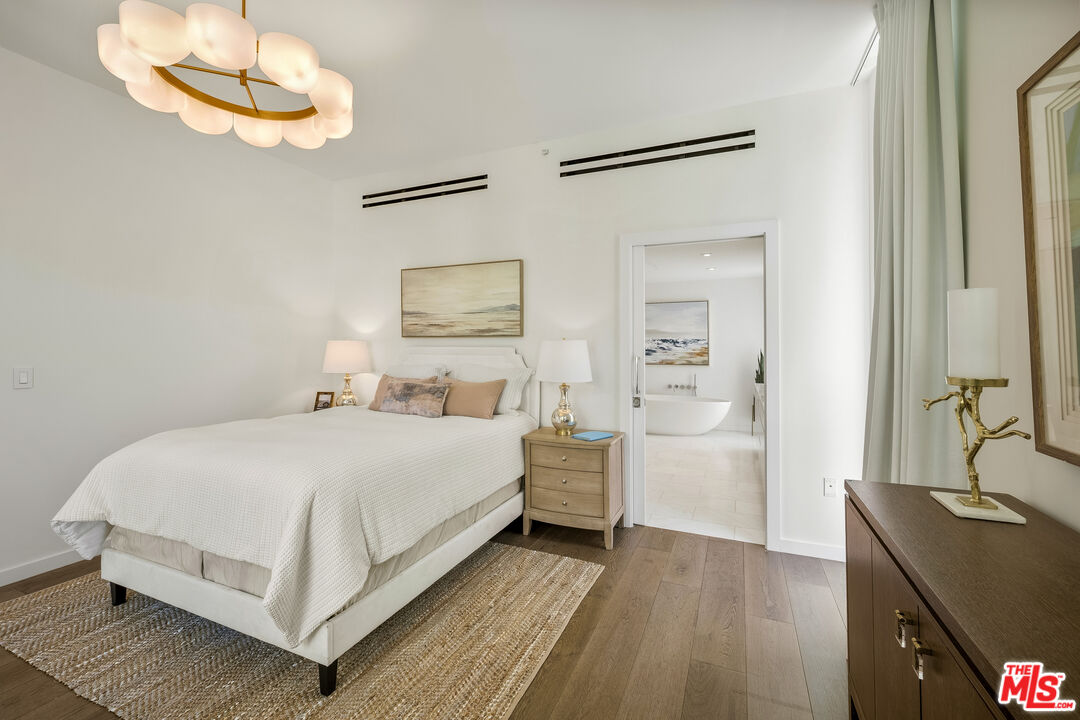 9000 W 3rd St Unit: 304