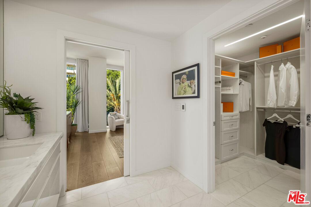 9000 W 3rd St Unit: 304