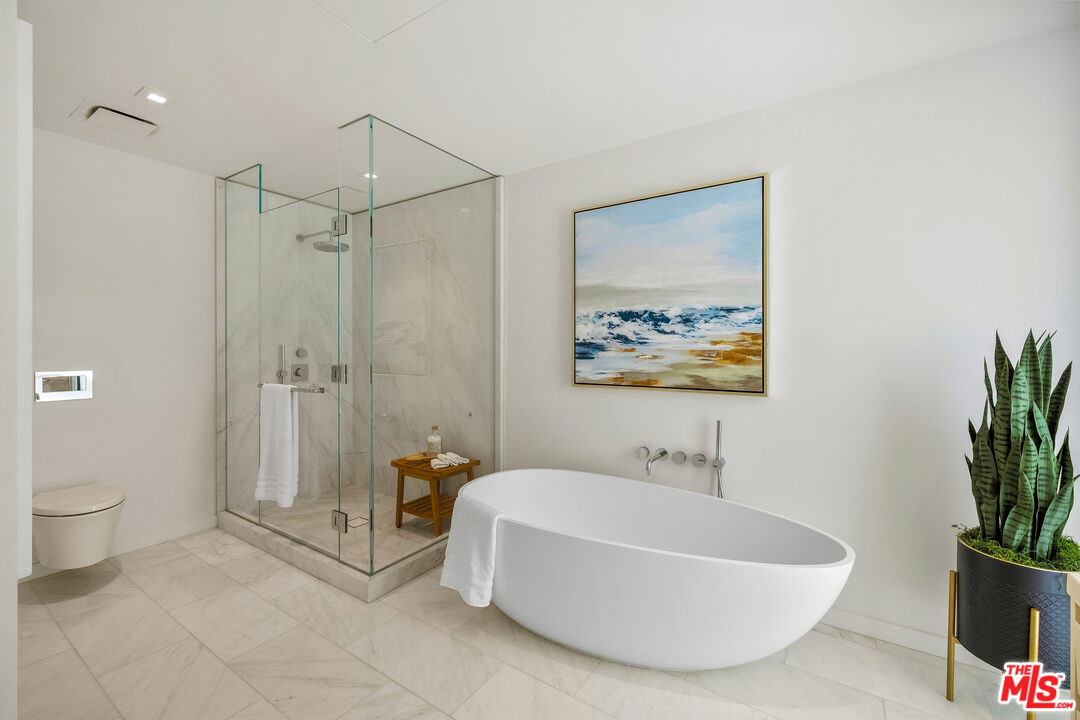 9000 W 3rd St Unit: 304