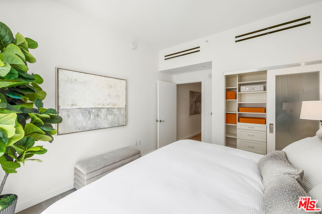 9000 W 3rd St Unit: 304