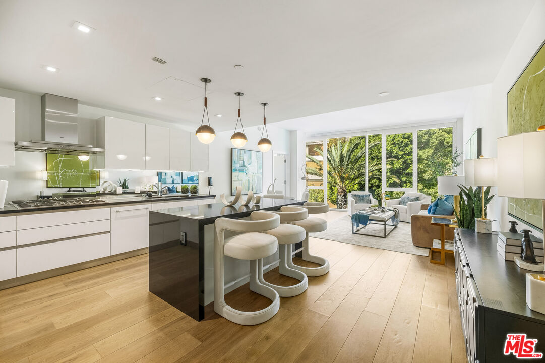 9000 W 3rd St Unit: 304