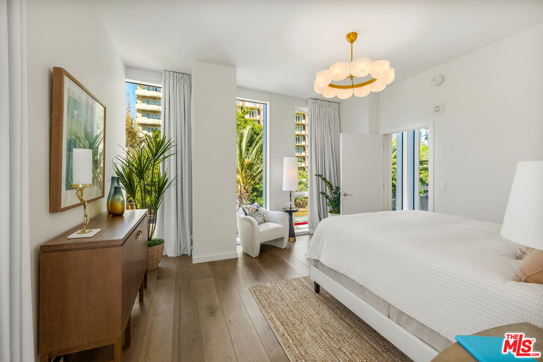 9000 W 3rd St Unit: 304