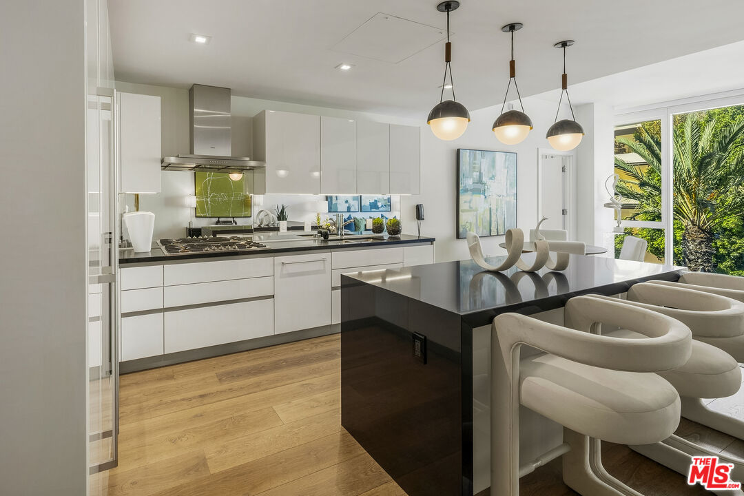 9000 W 3rd St Unit: 304