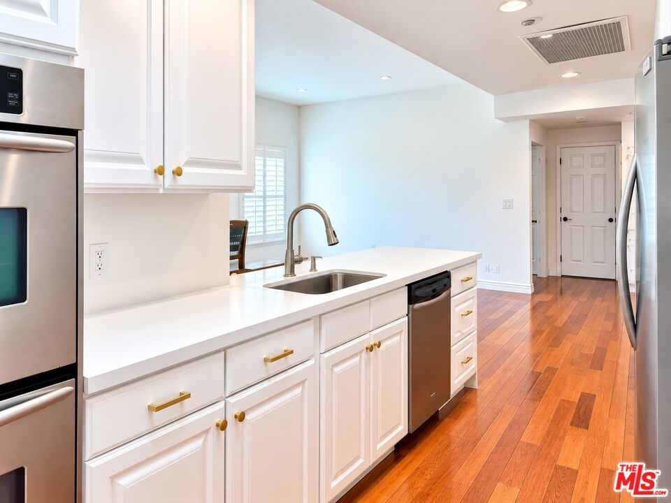 1135 Rexford Dr Unit: 403