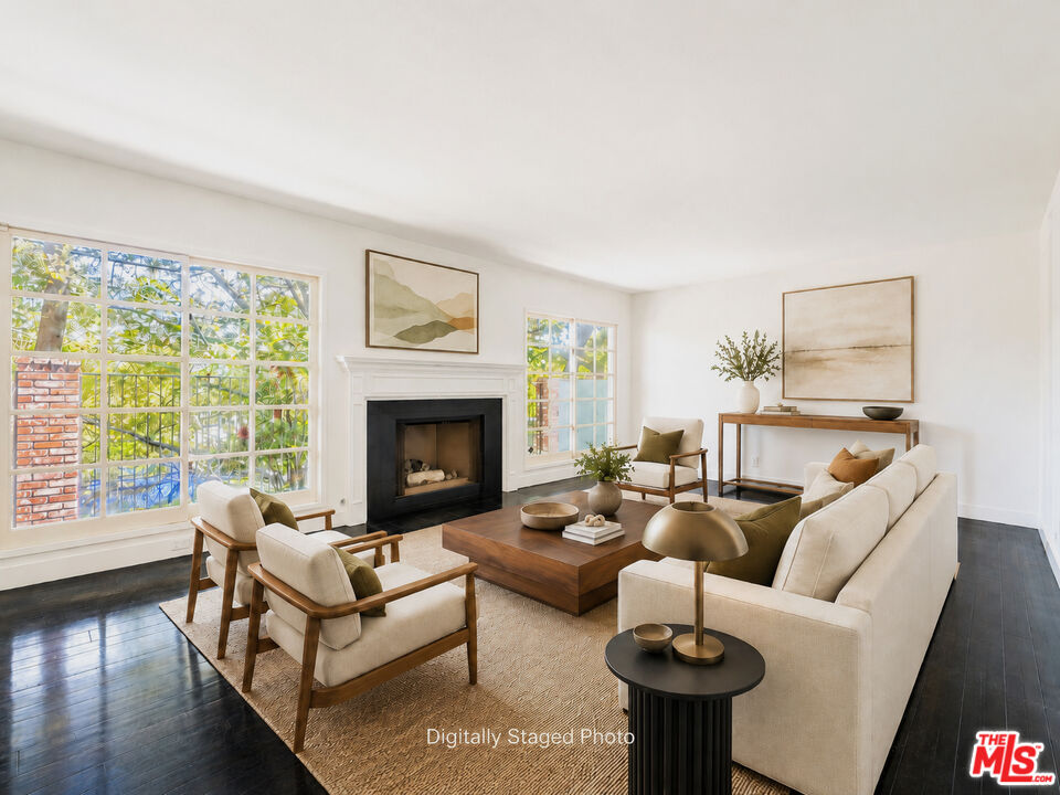 4645 Petit Ave
