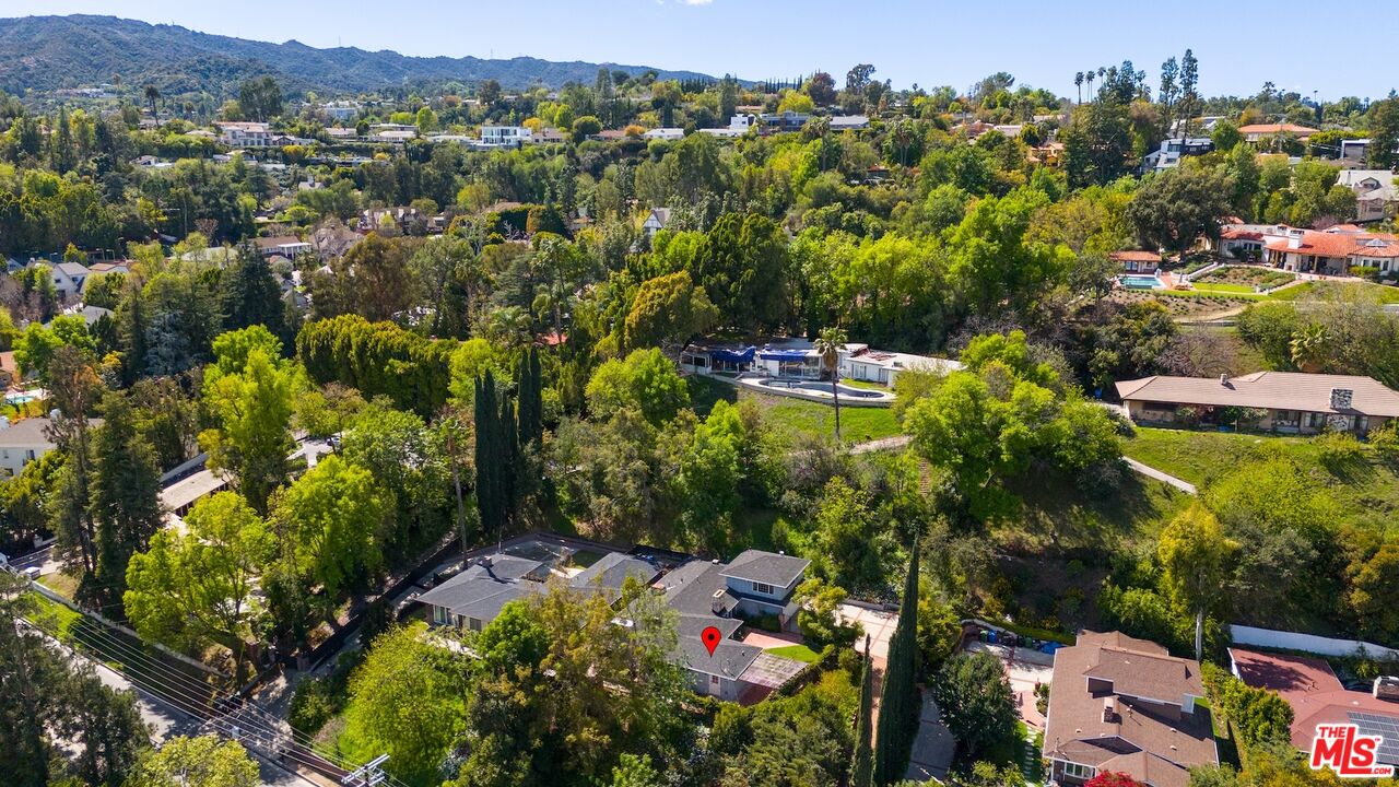 4645 Petit Ave