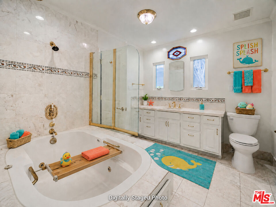 4645 Petit Ave