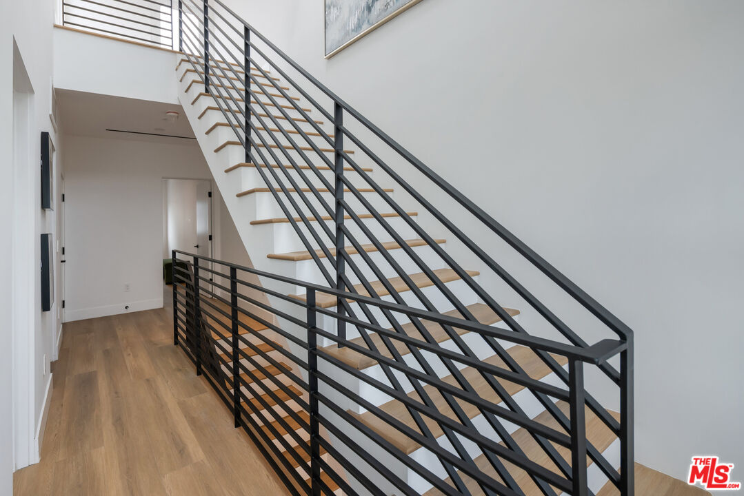 2001 W Bellevue Ave