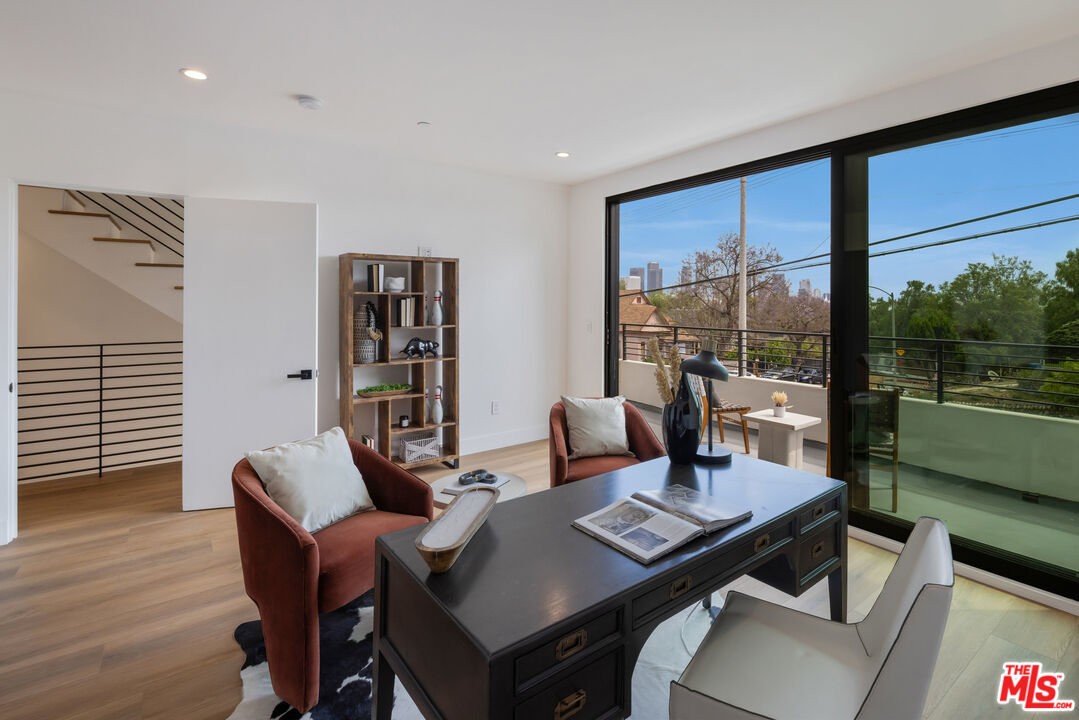 2001 W Bellevue Ave