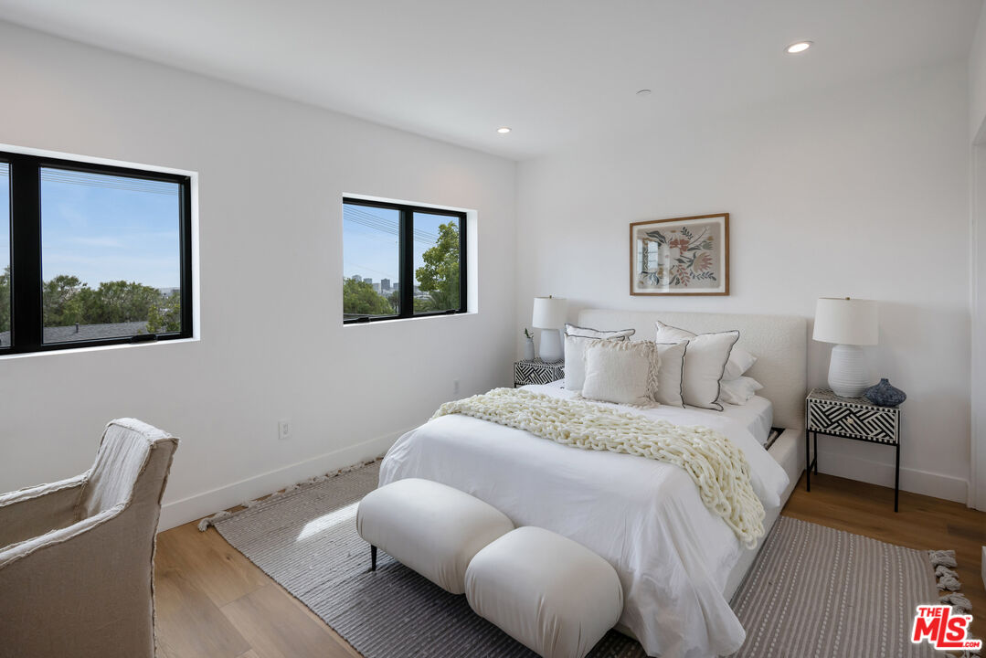 2001 W Bellevue Ave