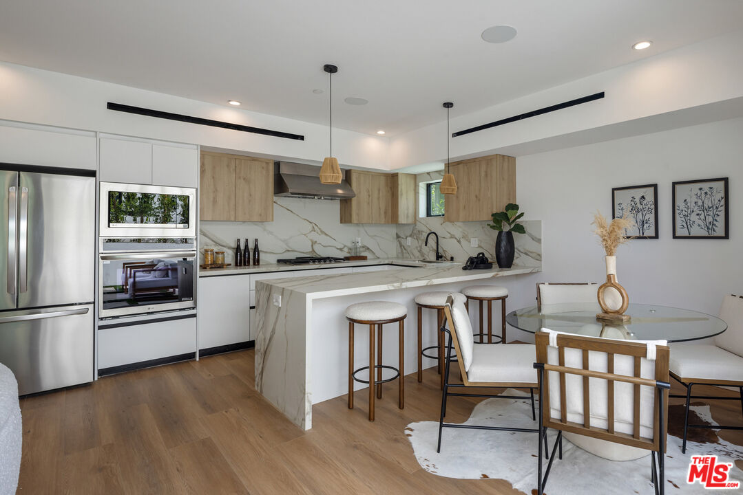 2001 W Bellevue Ave