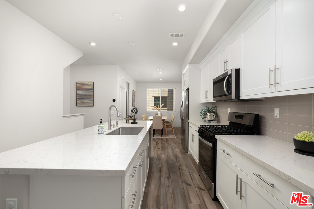 126 Dove Lndg
