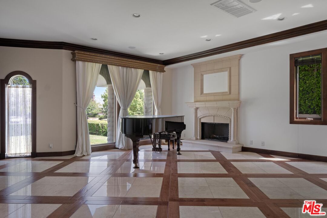 123 Fremont Pl