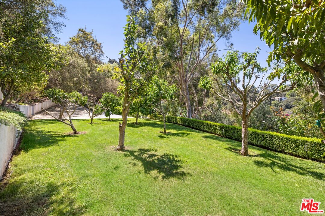 13355 Mulholland Dr