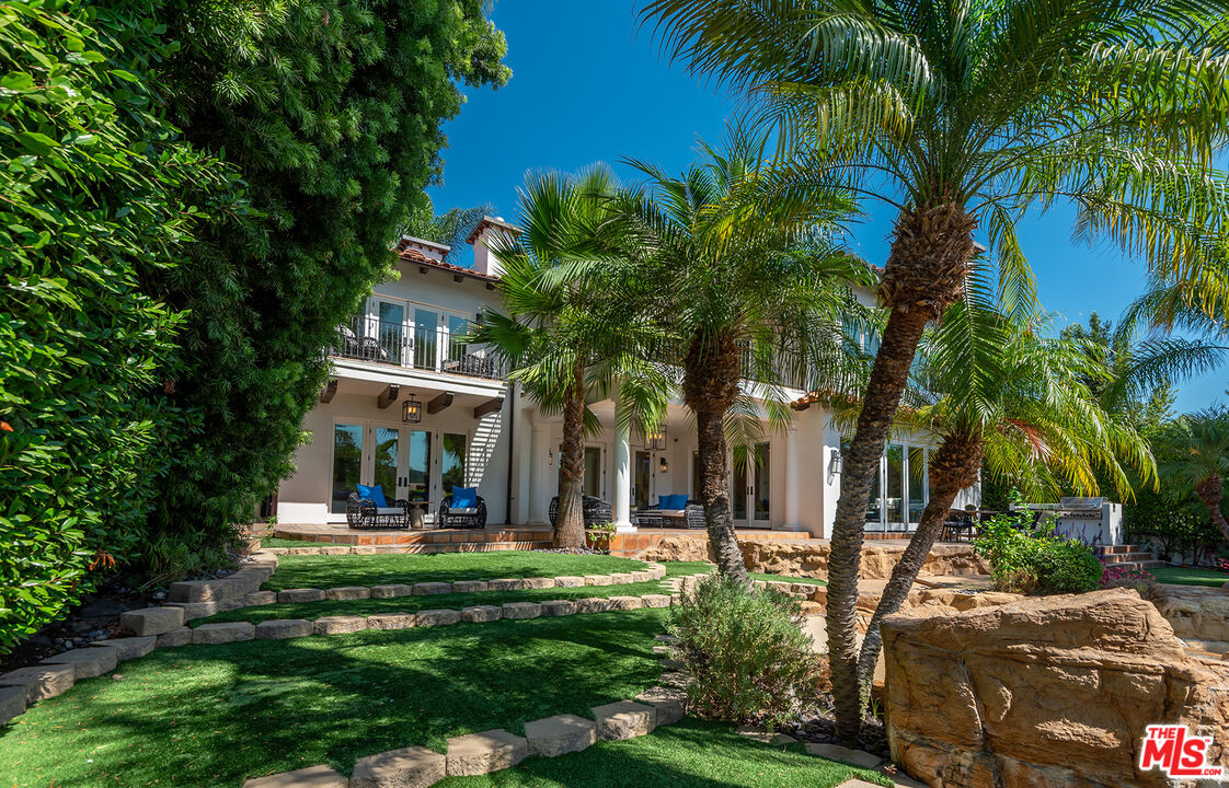 9928 Toluca Lake Ave