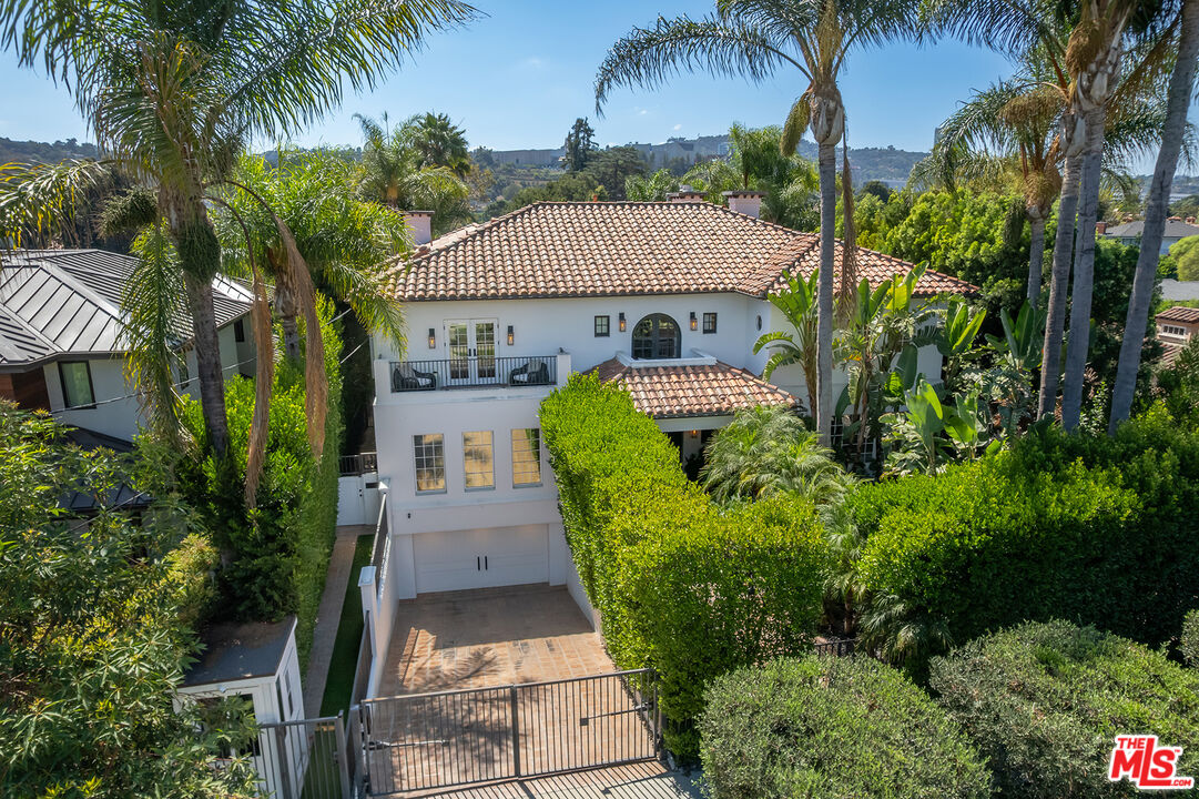 9928 Toluca Lake Ave