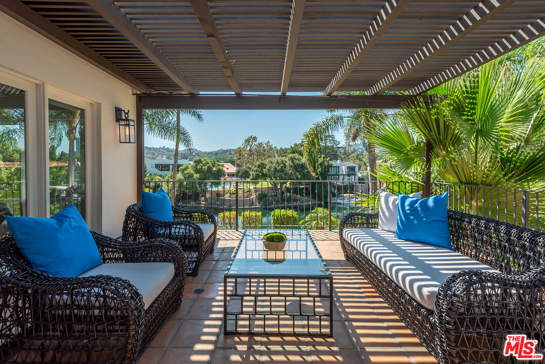 9928 Toluca Lake Ave