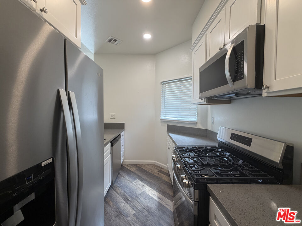 1127 Glenville Dr Unit: Unit 2