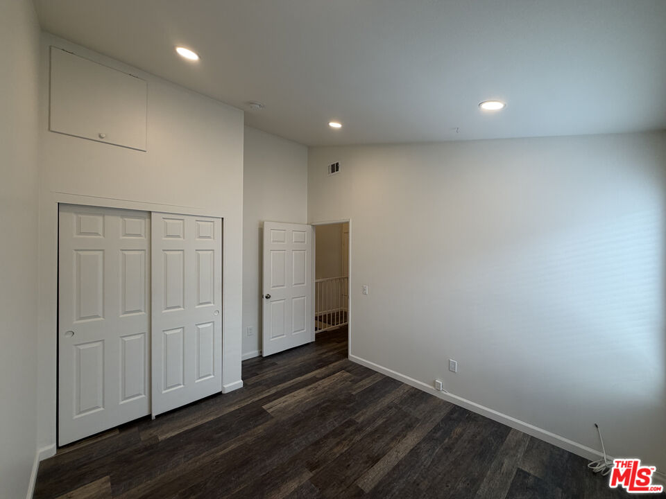 1127 Glenville Dr Unit: Unit 2