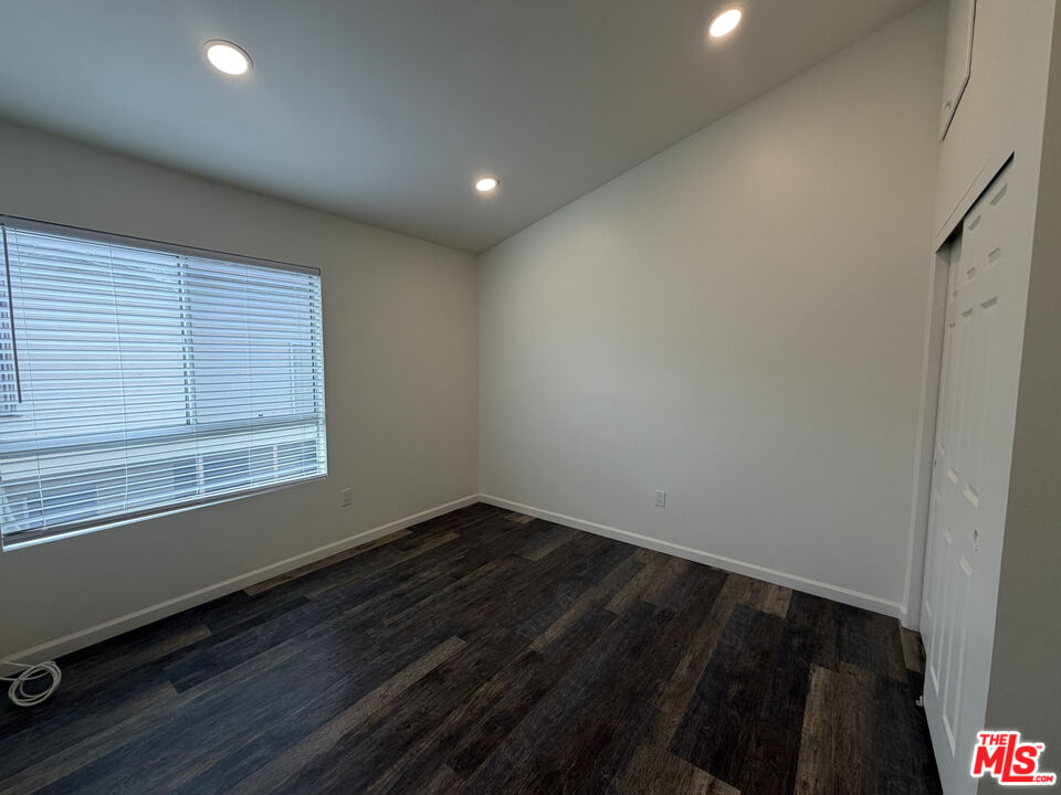 1127 Glenville Dr Unit: Unit 2