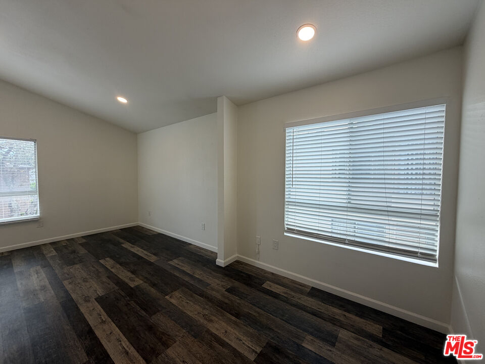 1127 Glenville Dr Unit: Unit 2