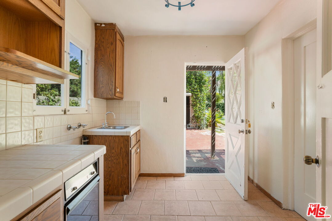 1007 Matilija Rd