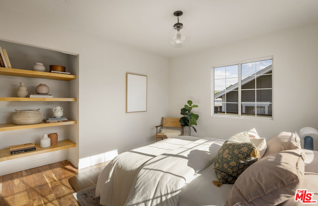 1428 N Raymond Ave