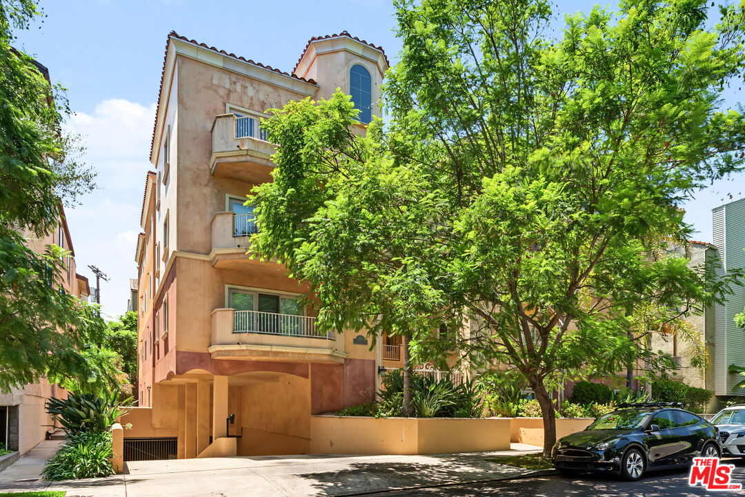 1511 Camden Ave Unit: 103