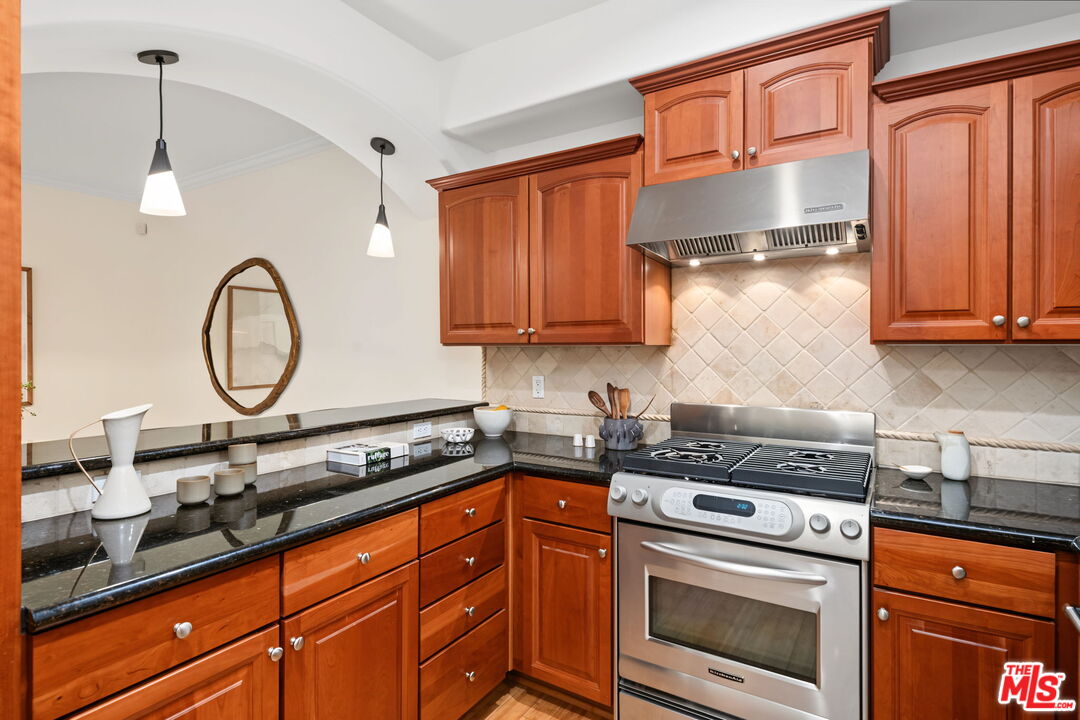 1511 Camden Ave Unit: 103