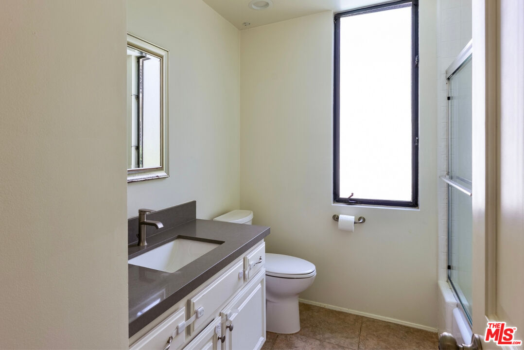 11755 Montana Ave Unit: 208