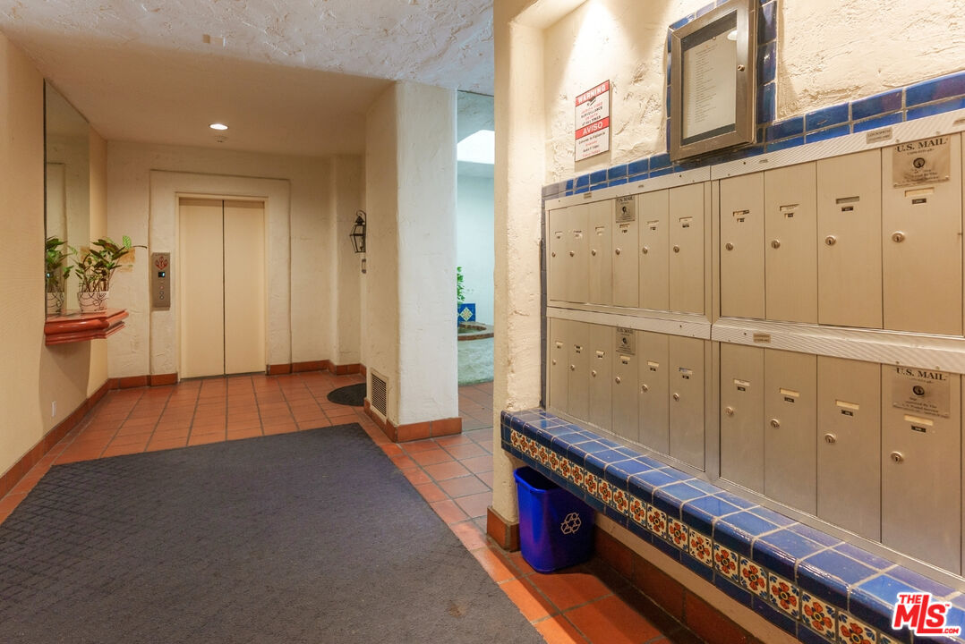 11755 Montana Ave Unit: 208