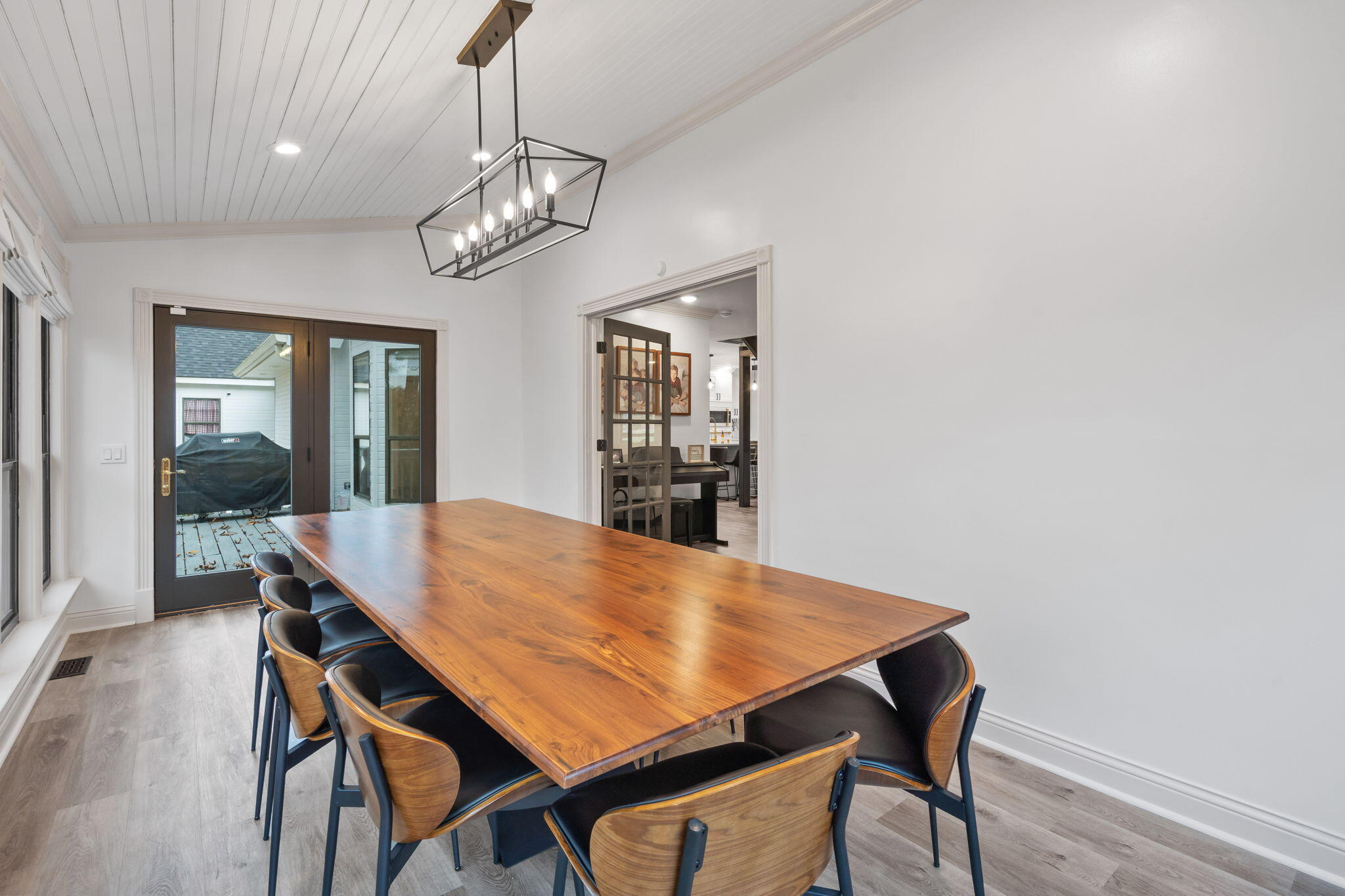 823 Brookhollow Lane