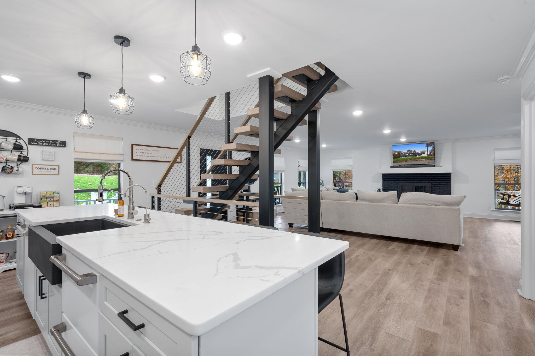 823 Brookhollow Lane