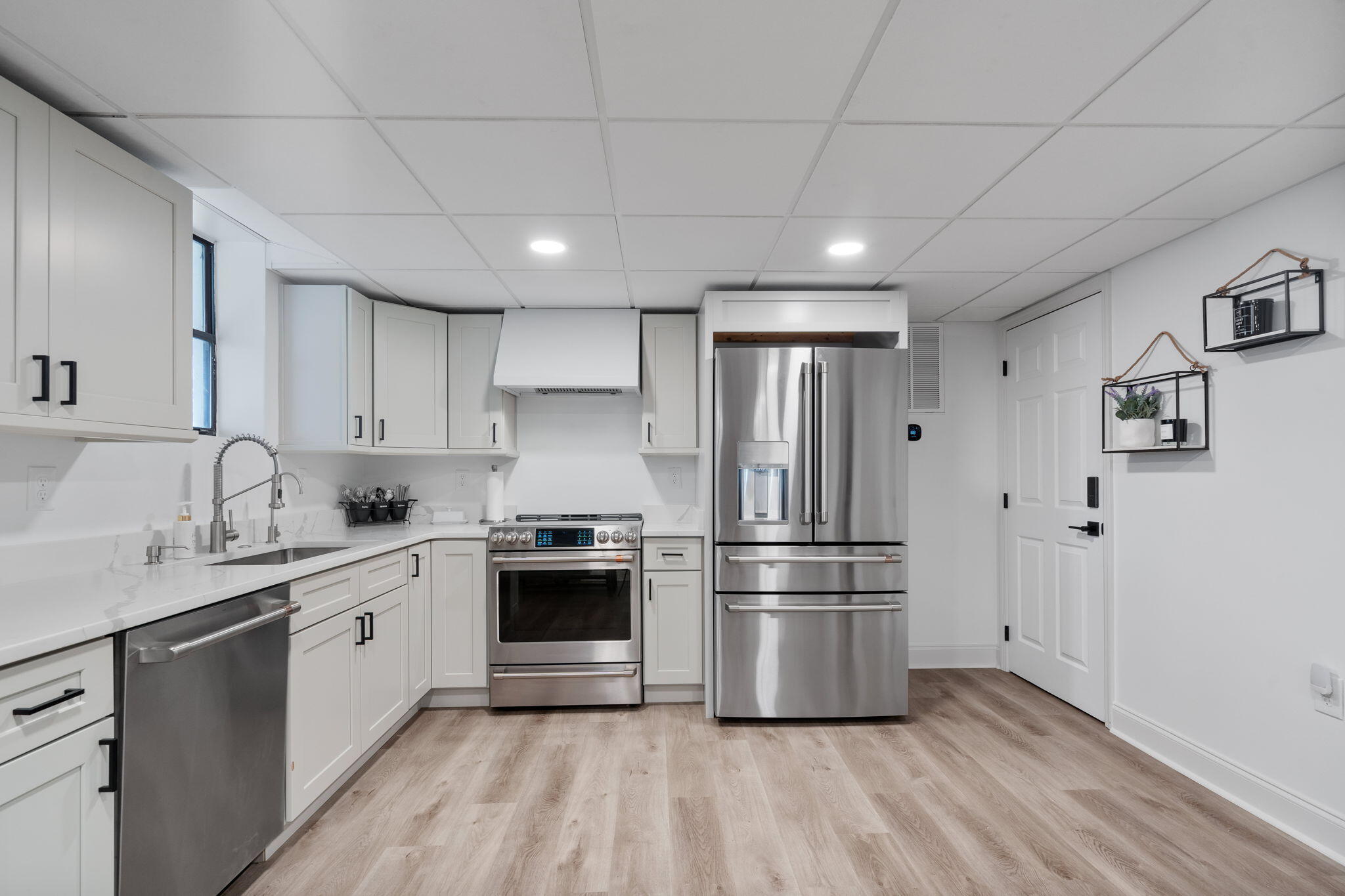 823 Brookhollow Lane