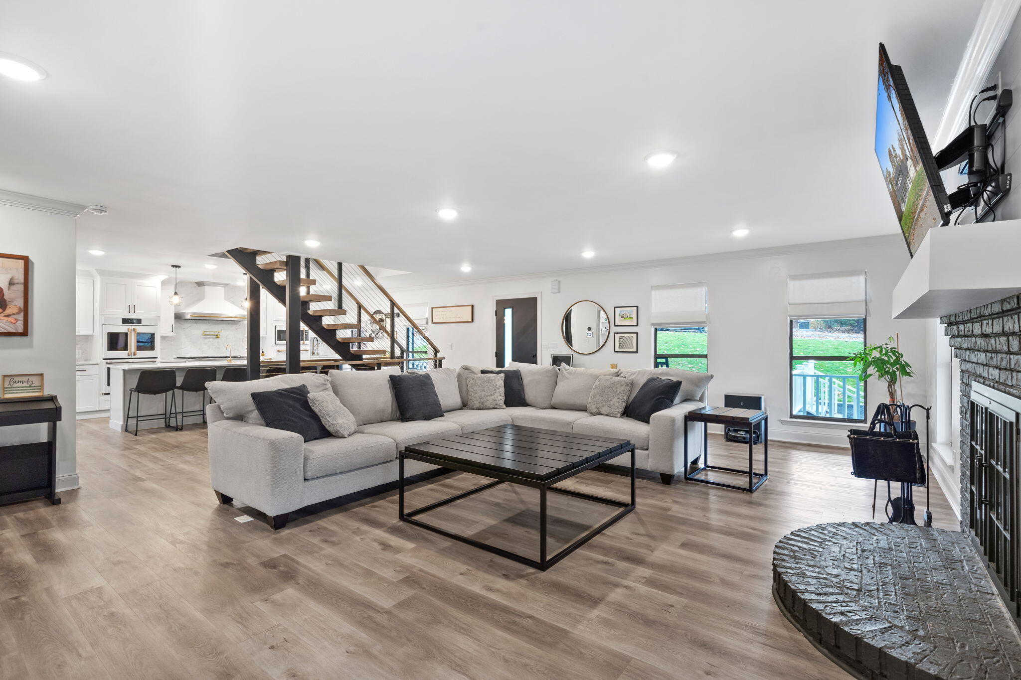 823 Brookhollow Lane