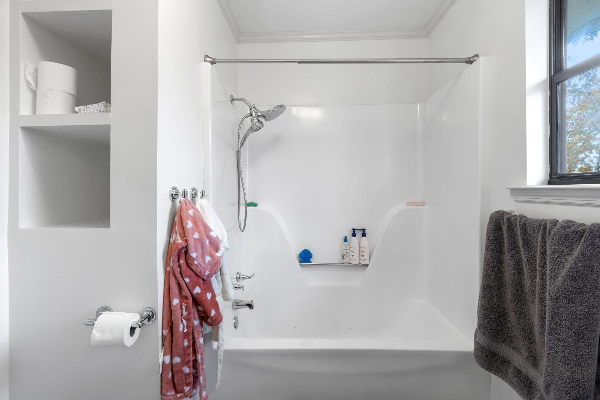 823 Brookhollow Lane