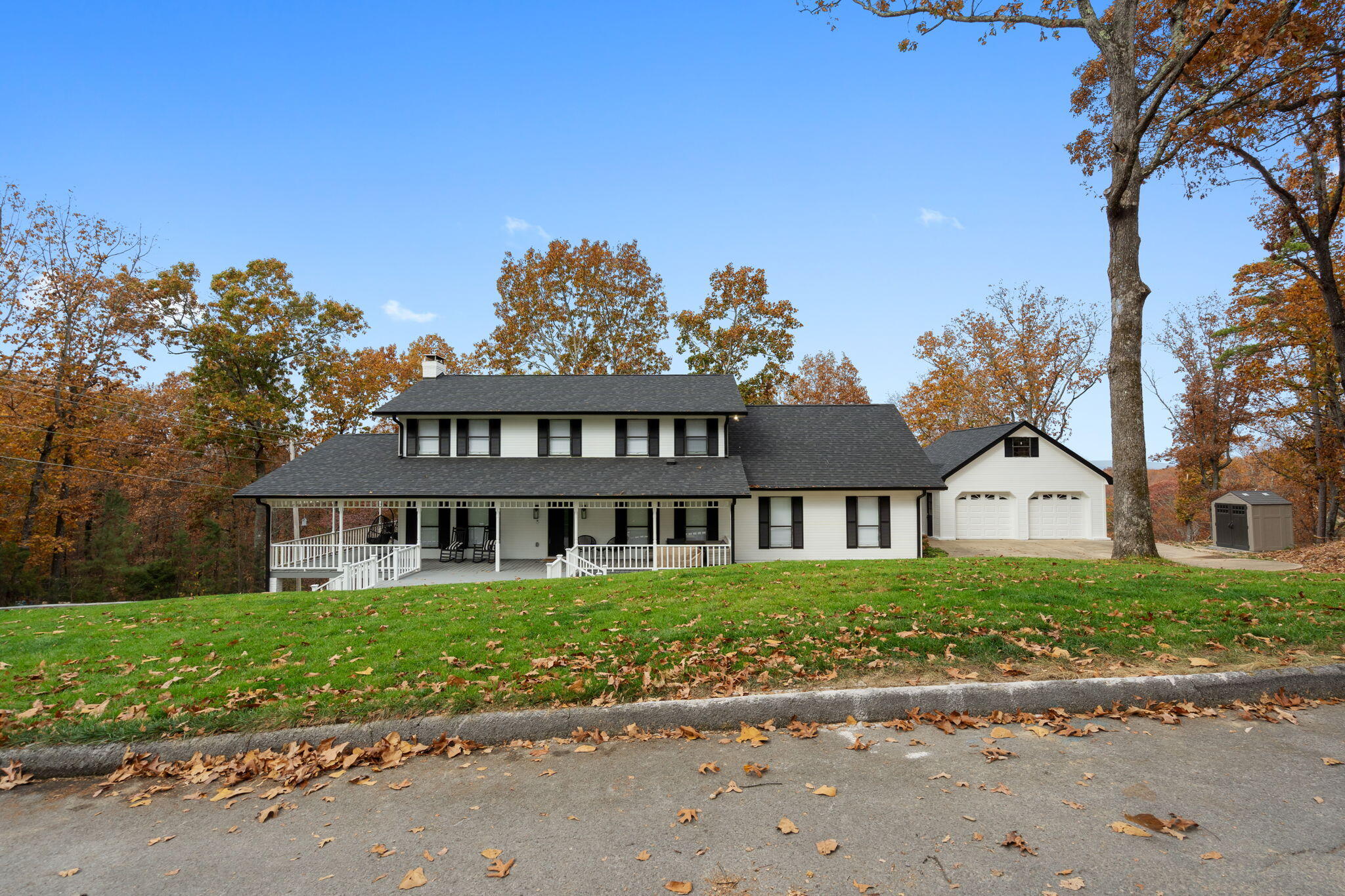 823 Brookhollow Lane