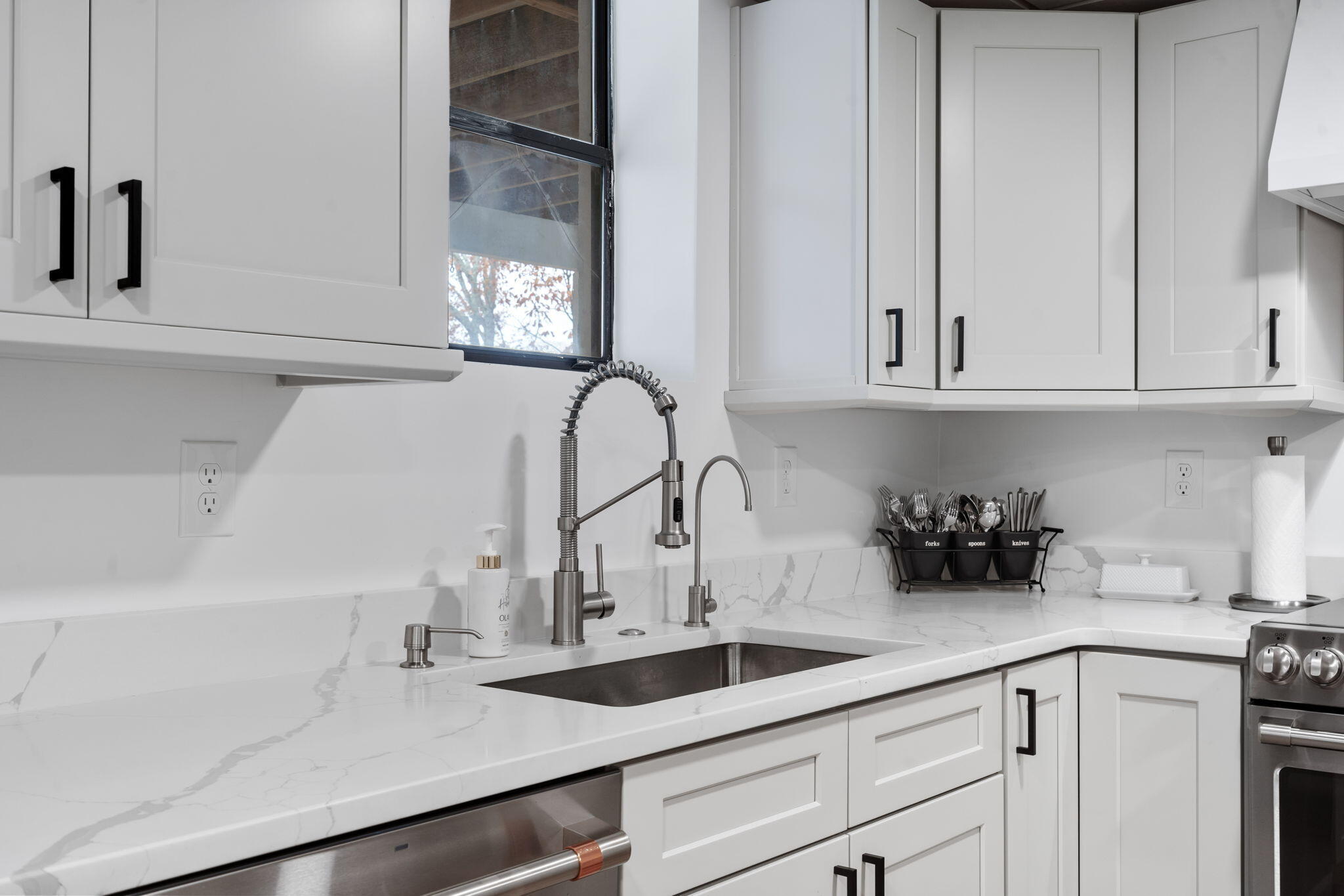 823 Brookhollow Lane