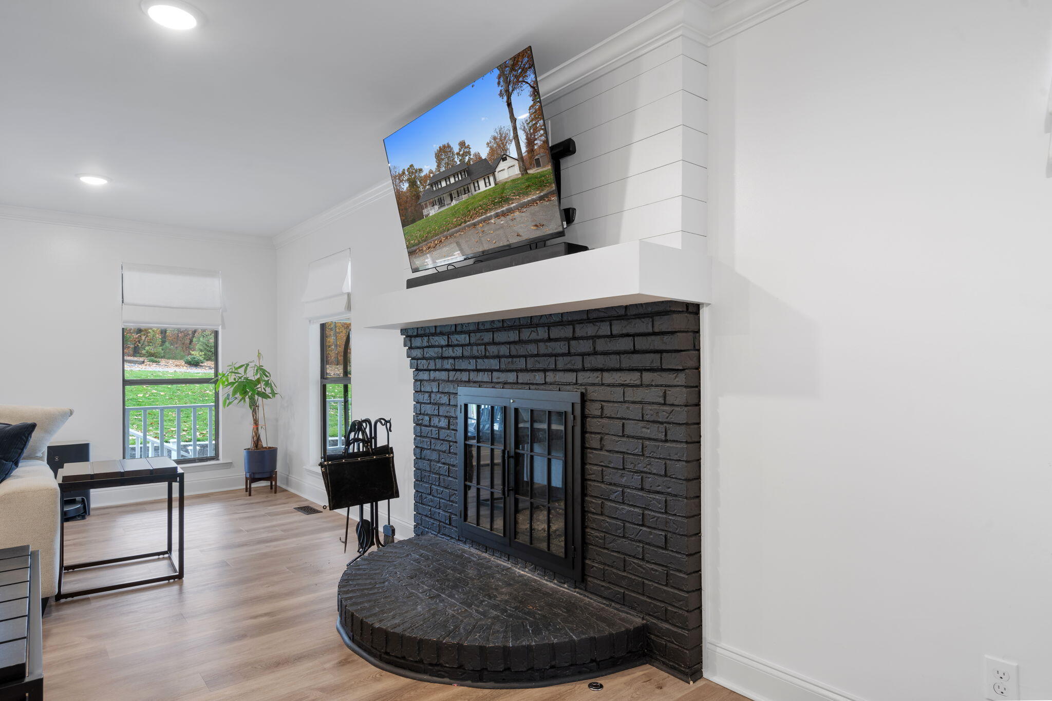 823 Brookhollow Lane