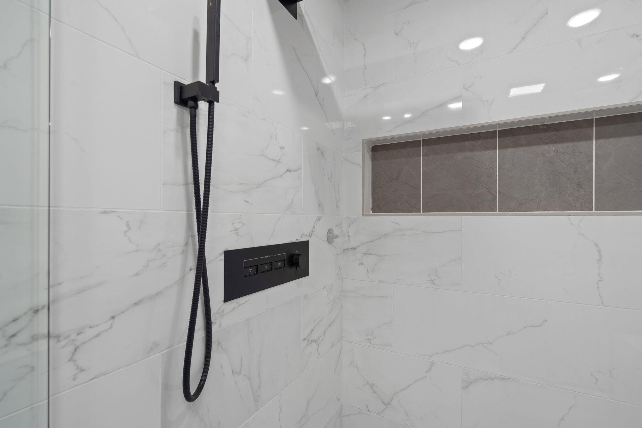 823 Brookhollow Lane